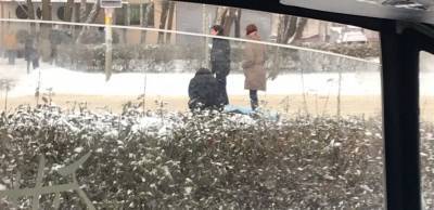 Первые жертвы снегопада:в центре Липецка автобус сбил пенсионерку
