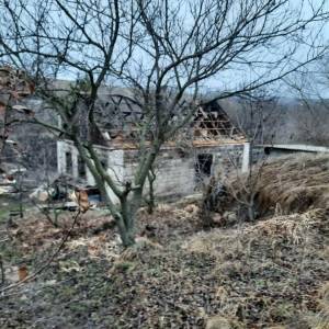 В селе Бабурка спасатели тушили пожар в частном доме. Фотофакт