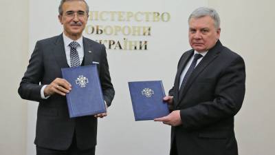 Украина и Турция подписали документы о совместном производстве корветов и боевых дронов