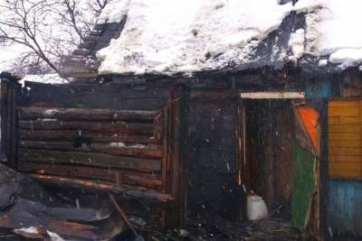 На улице Освобождения в Смоленской области соседи спасли баню