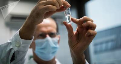 Доктор назвал возможные сроки получения результатов испытания вакцины "Спутник V"