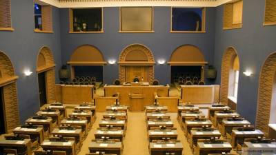 Депутаты Эстонии поддержали идею «брачного референдума»
