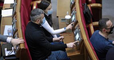 Еще на год: Рада продлила действие закона об особом статусе Донбасса