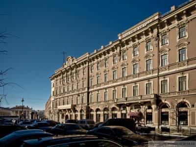 Петербургские отели в праздничные дни будут подавать еду туристам в номера