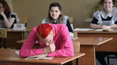 Школьников могут обязать писать контрольную по истории России для допуска к ЕГЭ и ОГЭ