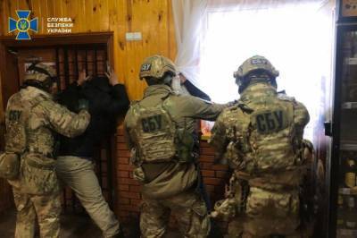 В Ровненской области пограничники организовали схему контрабанды товаров из Беларуси
