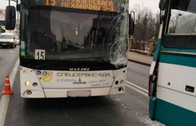 ДТП в центре Гродно: столкнулись два автобуса