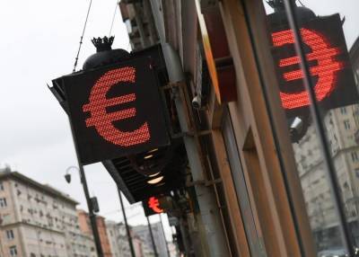 Официальный курс евро вырос на 60 копеек