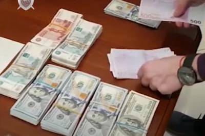 Сотрудницу таможни в Ленобласти подозревают в мошенничестве на 35,8 млн рублей