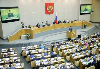 Госдума во втором чтении поддержала законопроект о наказании для чиновников за оскорбление граждан