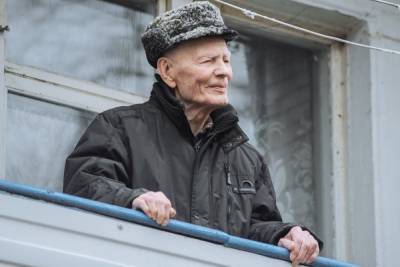 Любимов поздравил ветерана Павла Галкина с 98-летием