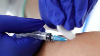 Вакцинация от коронавируса началась во всех российских регионах
