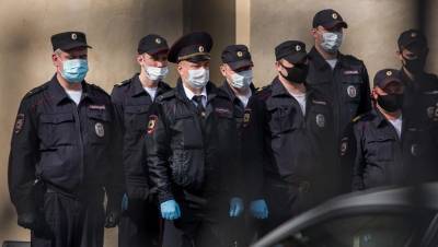 Роспотребнадзор: COVID-запреты остановили вторую волну в Петербурге