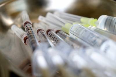 Во всех регионах России приступили к вакцинации от COVID-19