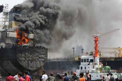 «Внешнее воздействие»: в порту Саудовской Аравии взорван четвертый танкер за месяц