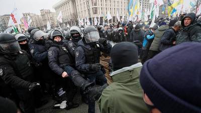 Столкновения протестующих и силовиков произошли в Киеве