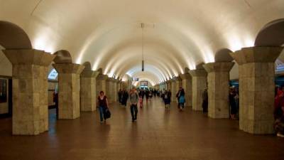 В Киеве станцию метро "Крещатик" закрыли из-за сообщения о заминировании. ОБНОВЛЕНО