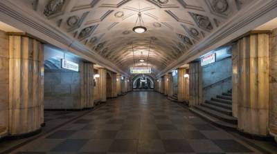 Две станции метро в Киеве закрыли на вход