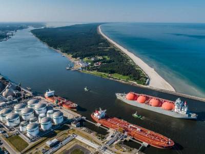 Белорусская нефтяная компания уведомила Литву о приостановке заключения контрактов на перевалку грузов через порт Клайпеда