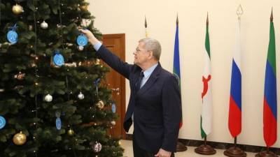 Полпред президента в СКФО принял участие в акции "Елка желаний"