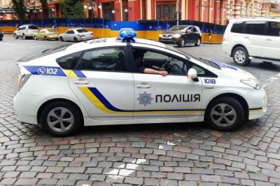 Полиция не дала противникам локдауна установить палатки на Майдане в Киеве