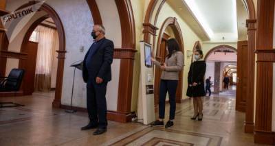 Банкам Армении население "подарило" деньги: глава ЦБ о состоянии вкладов и кредитов