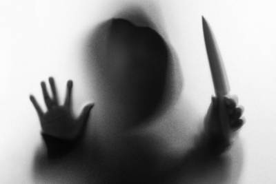 Психически больной житель Чувашии трижды ударил мать ножом