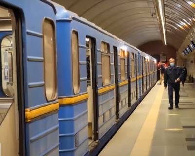 Спецслужбы подняты по тревоге: закрыты центральные станции киевского метро