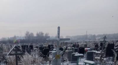 Кладбище закончилось: ярославцев начали хоронить где попало