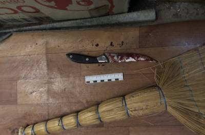 В Пятигорске молодой человек несколько раз ударил полицейских кухонным ножом