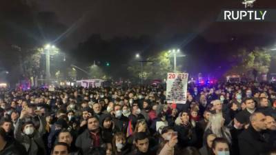 В Ереване протестующие требуют отставки Пашиняна