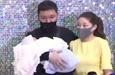 Родившую в московском метро женщину выписали из больницу