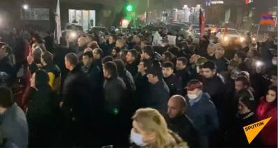 Армения без Никола: многотысячное шествие прошло в Ереване. Видео