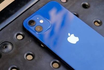 Во время протестов работников завода Apple похитили тысячи новых iPhone