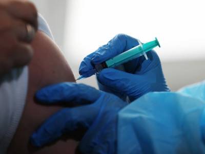 В Астрахани прививку от коронавируса сделали 102 человека