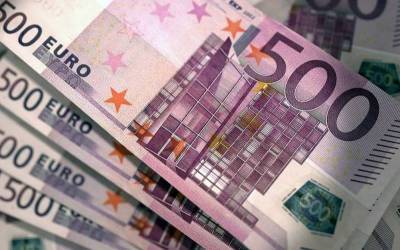 В Минфине допустили полный отказ от доллара в пользу евро
