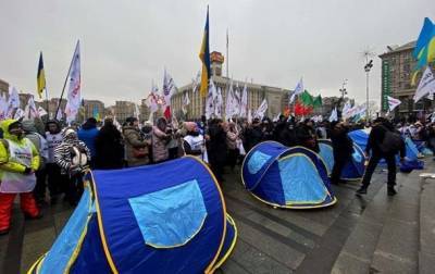 ФОПы сворачивают свои палатки на Майдане