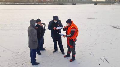 На берегу Финского залива рыбакам выписали первые штрафы
