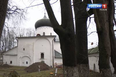 В Мирожском монастыре Пскова нашли фундаменты неизвестных построек