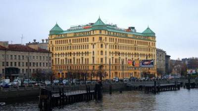 Marriott Courtyard продает свое здание на Васильевском острове