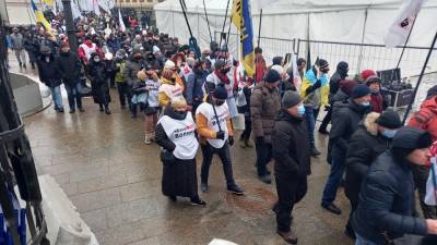 Киевская полиция избила митингующих предпринимателей прямо на Майдане