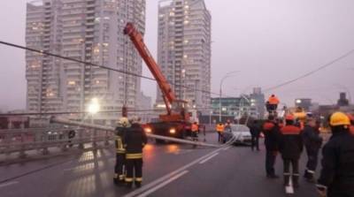 Падение электроопор на Шулявском мосту: открыто уголовное производство
