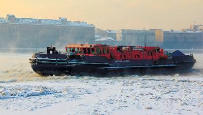 Сезон ледокольной проводки судов стартует в Петербурге