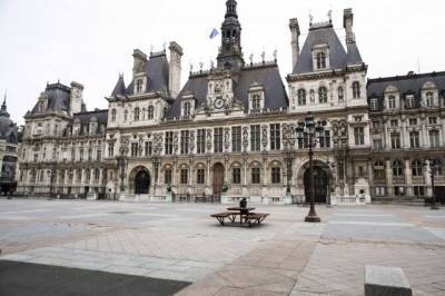 Мэрию Парижа оштрафовали за слишком большое число женщин в руководстве