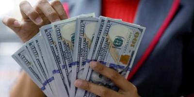 Нацбанк намерено занижает курс доллара в Украине, увеличивая долги и помогая спекулянтам – ТЕЛЕГРАФ