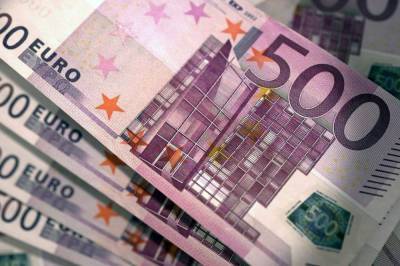 Доллар и евро продолжают дешеветь: курс валют на 16 декабря