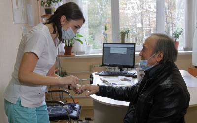 В Украине новый антирекорд по госпитализации с COVID-19