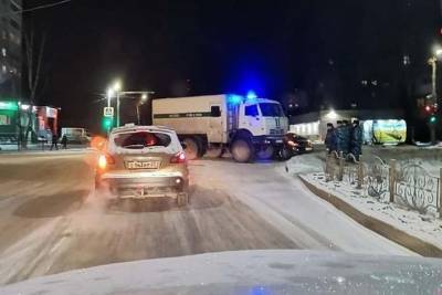 В Иванове произошло столкновение тюремного автозака и легкового автомобиля