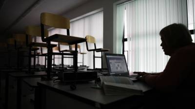 Более 140 школьных классов в Крыму закрыли на карантин по COVID