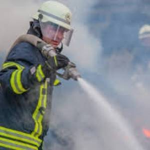 В Запорожье во время пожара едва не погиб 35-летний мужчина